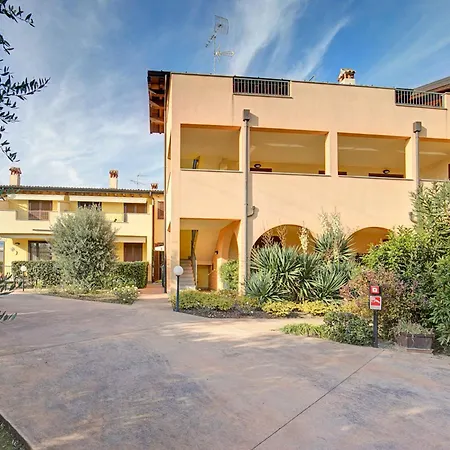 Sun Terrace Private & Shared Pool - Happy *